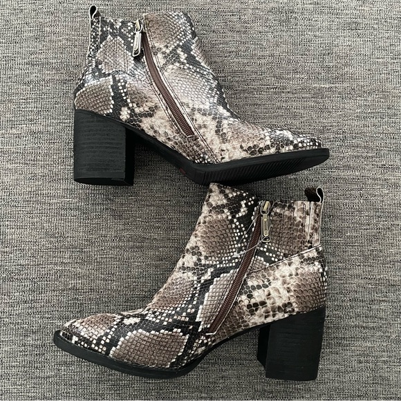 BLONDO ‘Noa’ Waterproof Ankle Boot Women’s Size 10 - Picture 3 of 11